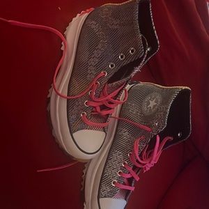 New never worn high top converse sneakers